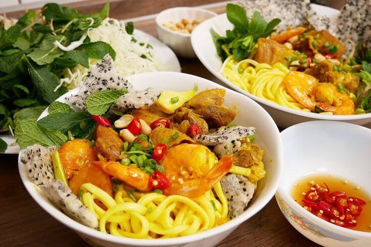 chụp ảnh mỳ quảng