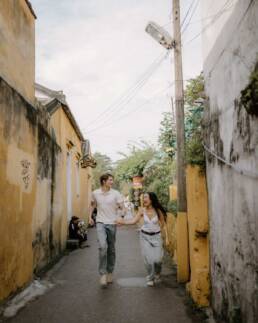 Chụp ảnh phố cổ Hội An cho couple