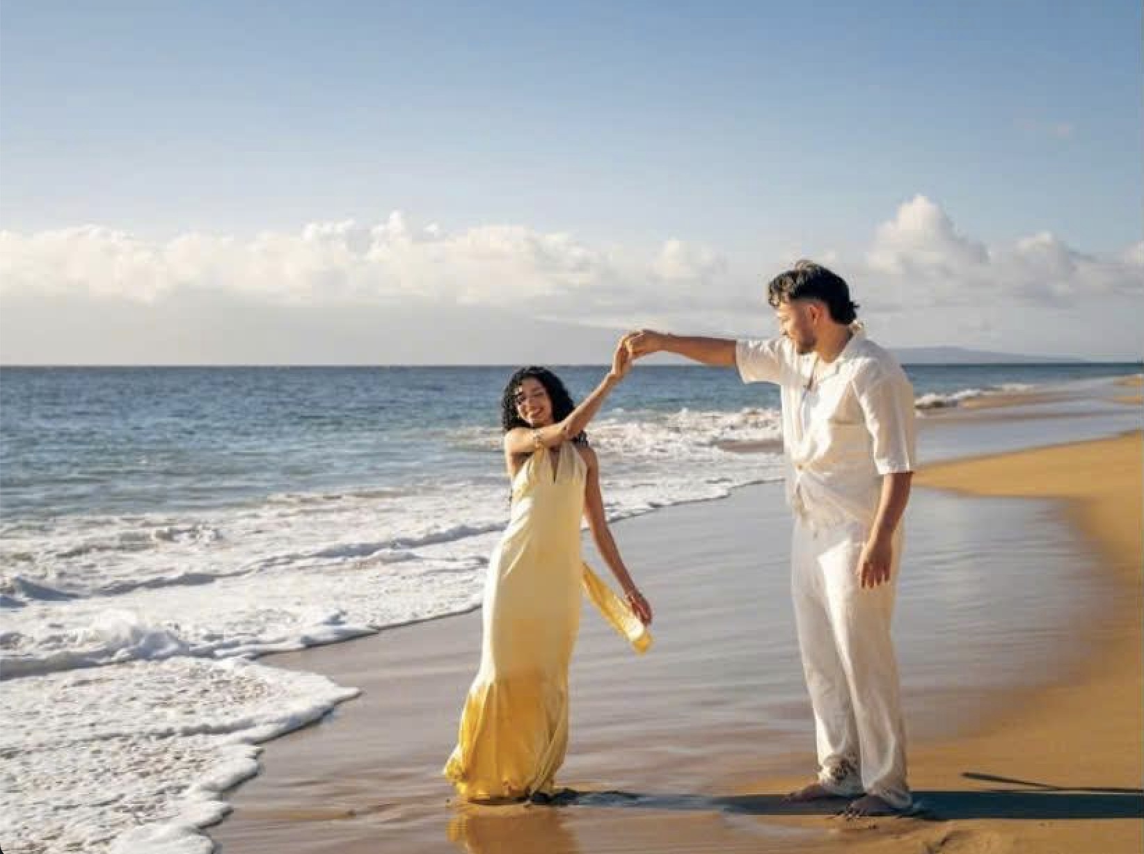 Couple photoshoot on the beach in Da Nang
