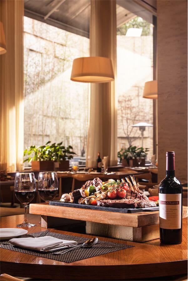 Không gian nhà hàng buffet