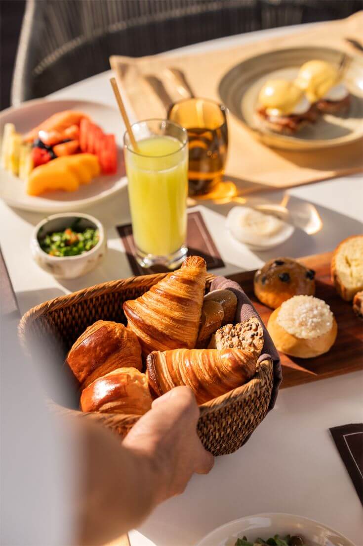 Bàn ăn buffet hấp dẫn